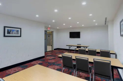 Comfort Inn & Suites near Stadium État de New York