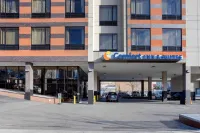 Comfort Inn & Suites near Stadium État de New York